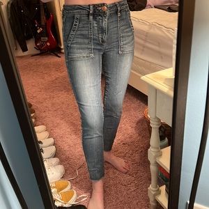 American Eagle Women’s size 4 blue jeans